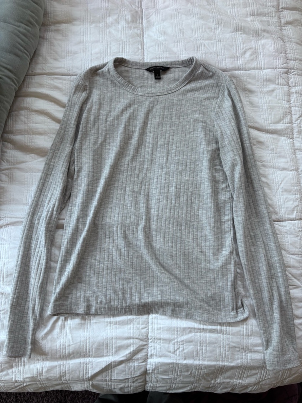 Banana Republic Light Gray Long Sleeve Tee